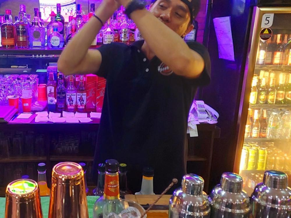 領事館に近く、便利な立地に位置しています 領事館に近く、便利な立地に位置しています