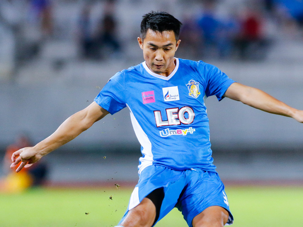 Vilka är några populära lokala fotbollslag i Chiang Mai