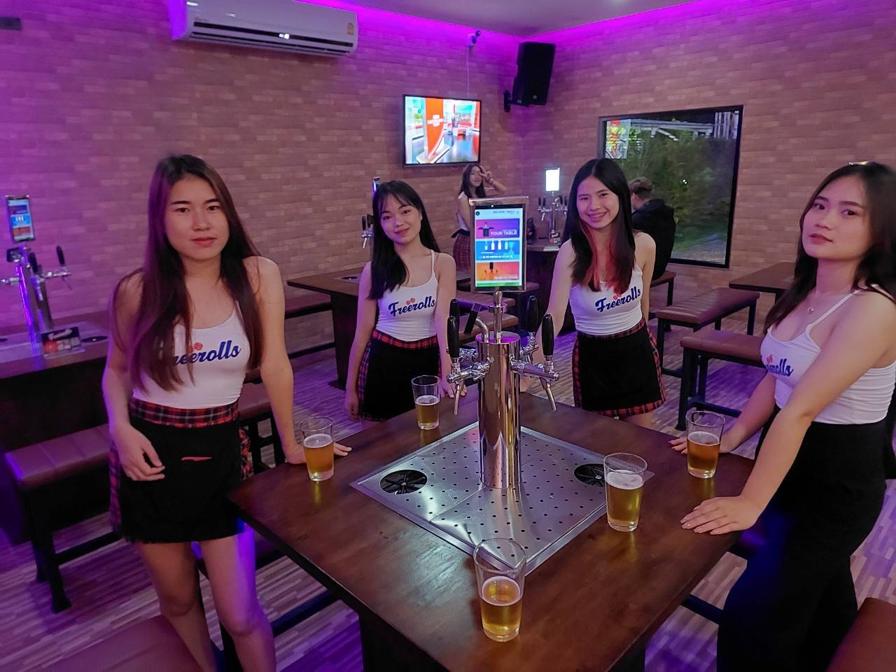 Å Tappe Din Egen øl Er Flott For Et Arrangement Eller Fest I Chiang Mai