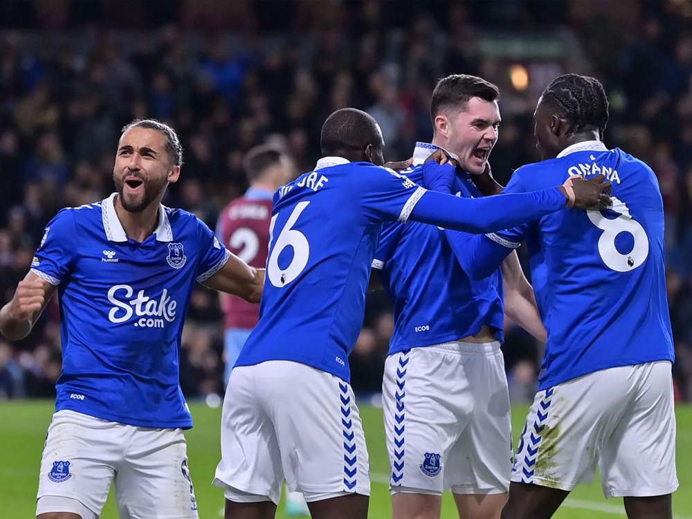 How to watch and stream Men in Blazers Live in DC With Everton Football  Club - 2022 on Roku