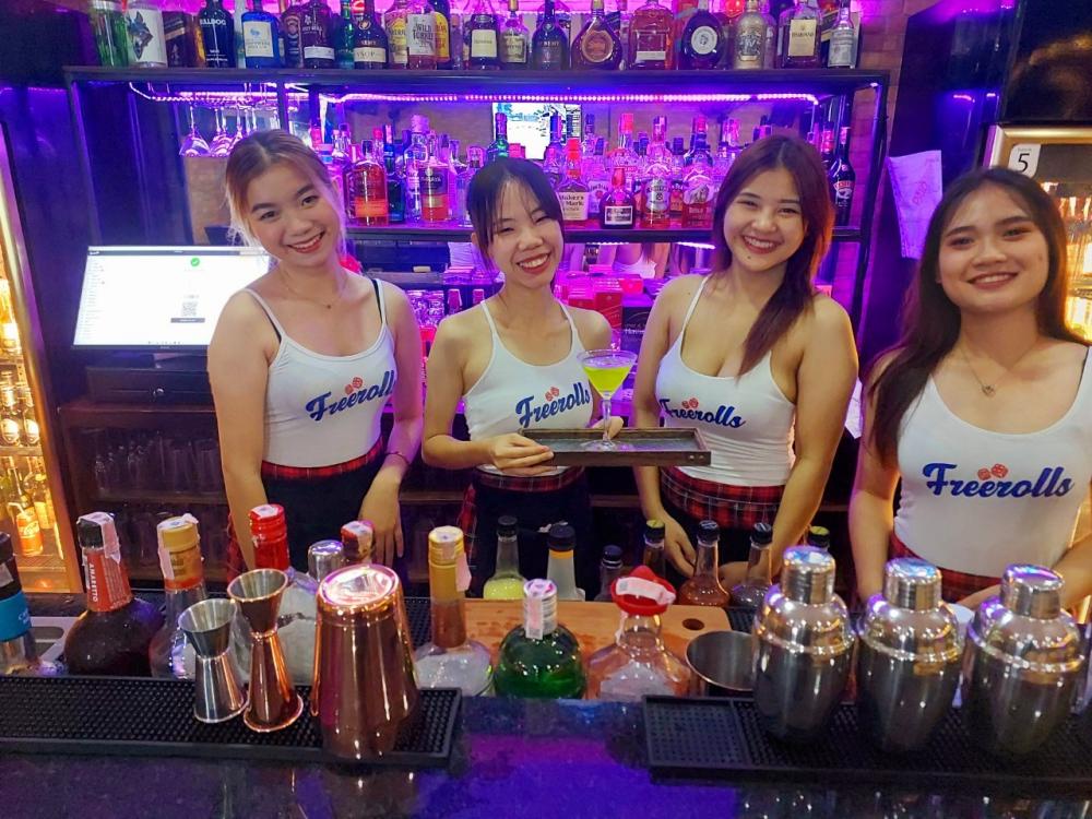 Experience the charm of outdoor dining Experience the charm of outdoor dining