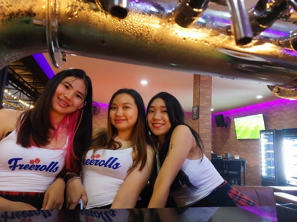 Where To Host A Get Together In Chiang Mai Freerolls Sports Bar And Restaurant 5579