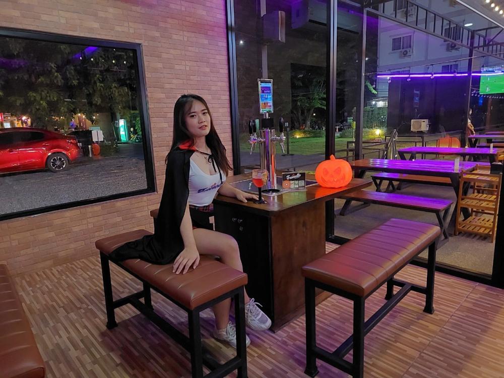 Indulge in delicious Thai street food Indulge in delicious Thai street food