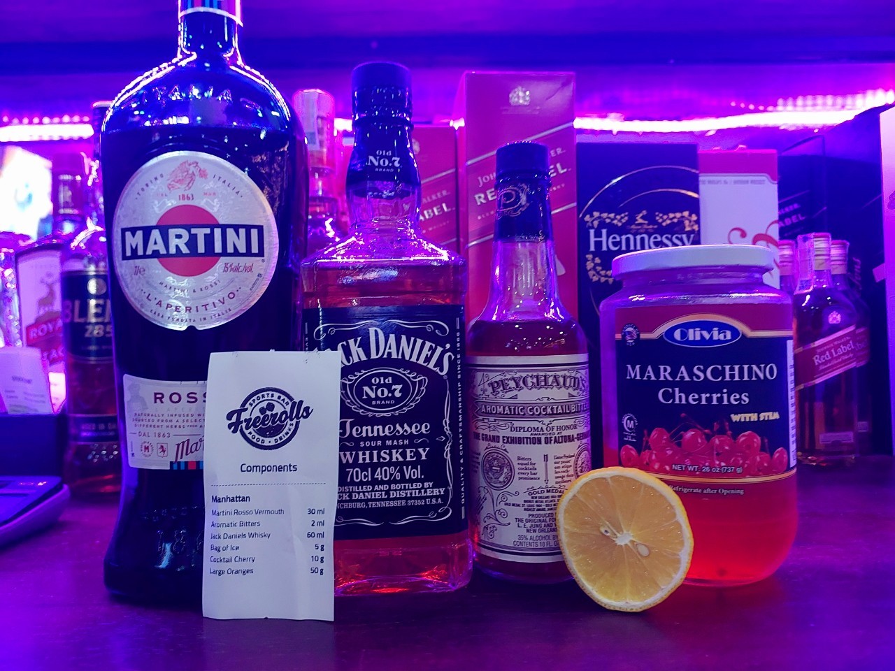 Manhatten cocktail ingredients