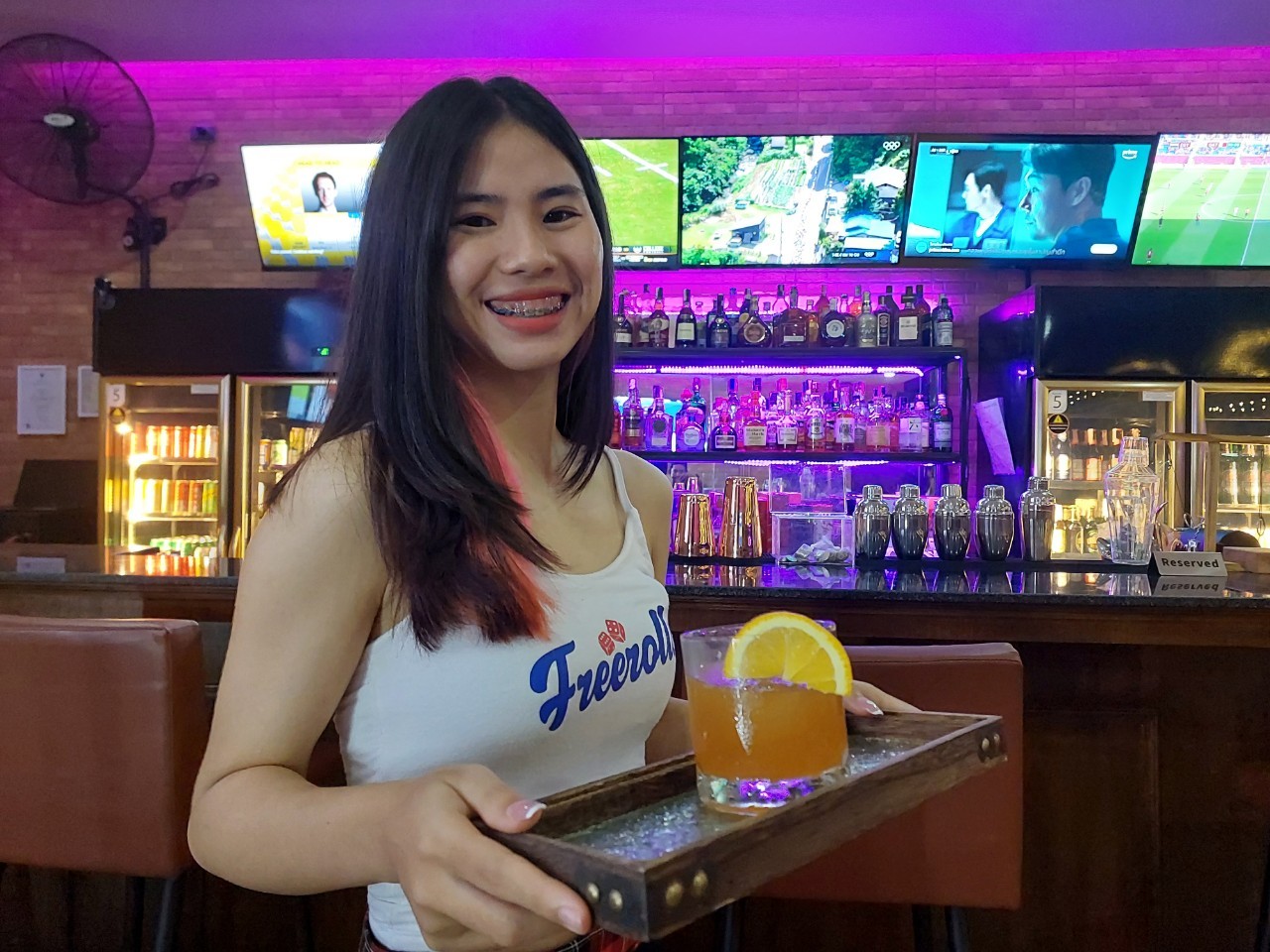 Манхэттен коктейль подается в Чиангмайе