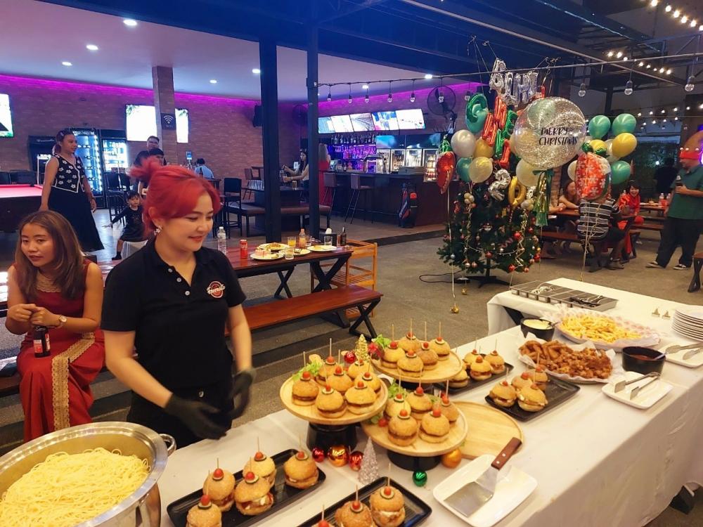 ချင်းမိုက် အထီးရှိနီ အဖြိုးအုပ် ချင်းမိုက် အထီးရှိနီ အဖြိုးအုပ်