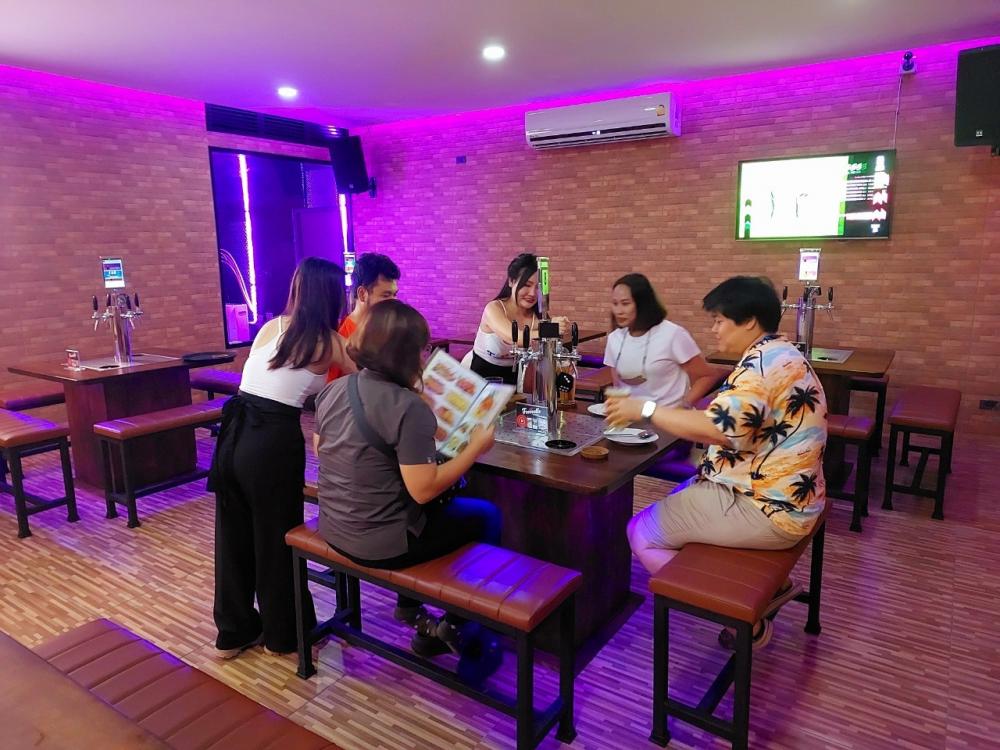 Opening a sports bar in Thailand