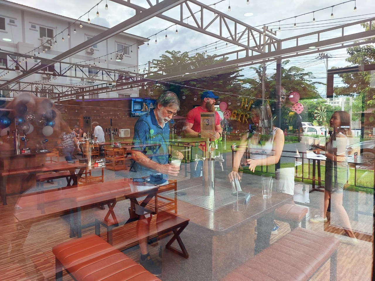 Selvbetjente øltapper Er Det Perfekte Tillegget Til Ditt Arrangement I Chiang Mai