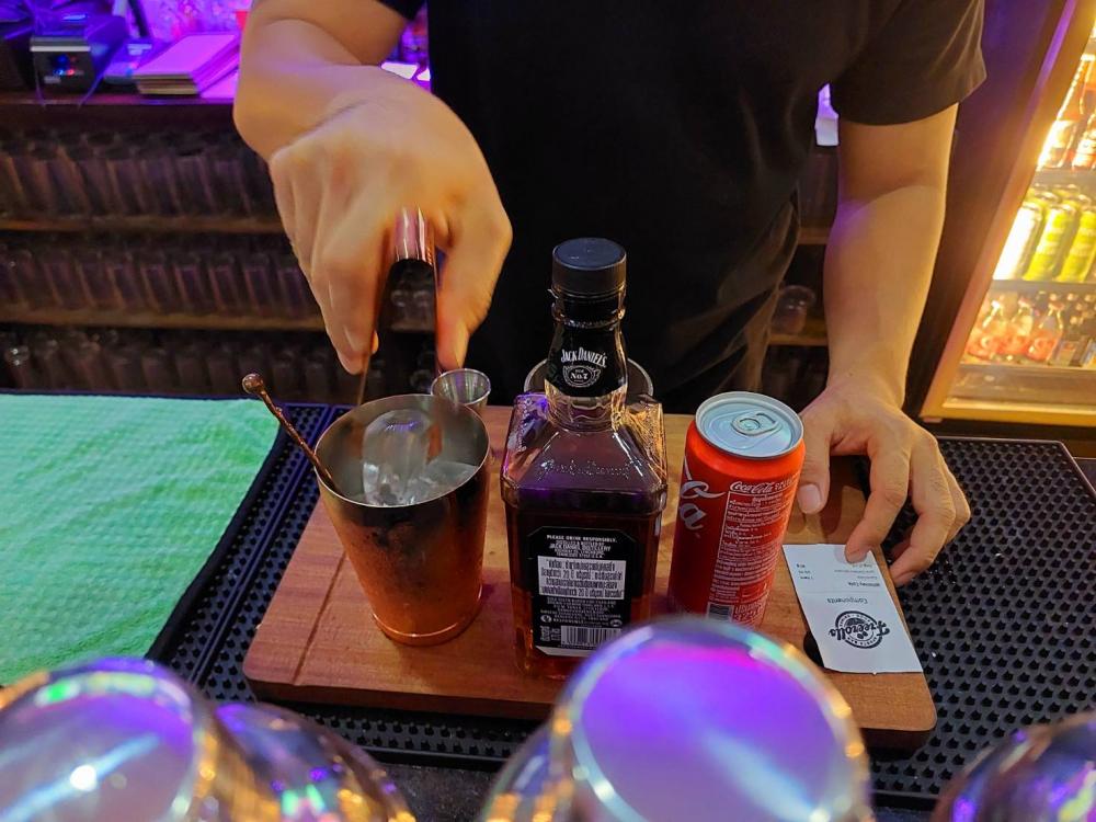 Thailand's laws on consuming alcohol outside