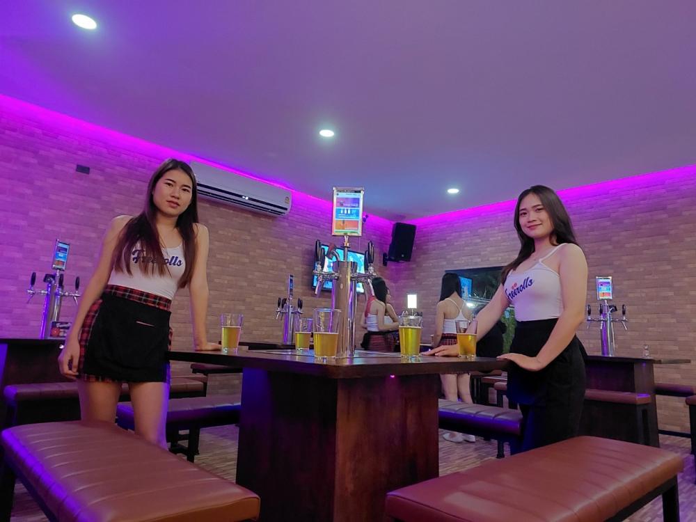 Chinese tourism group visits popular Chiang Mai