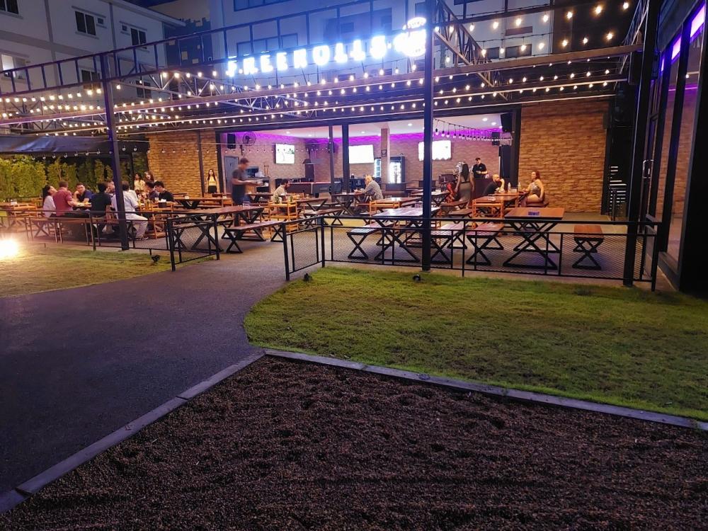 In Bangkok, bars can stay open until 1 am