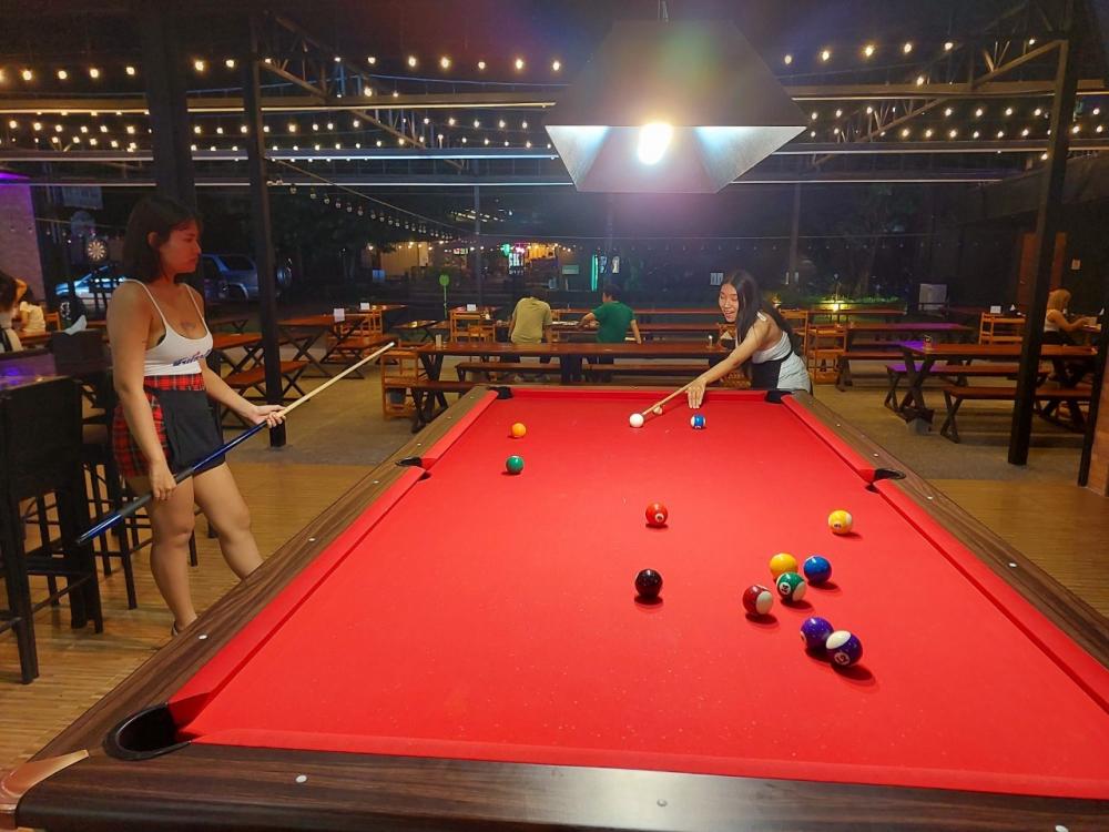Popular bars in Phuket stay open until 2 am
