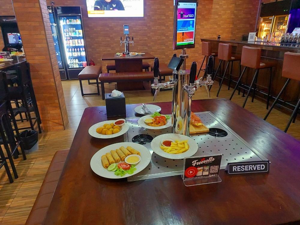 The Old City boasts several eateries open late