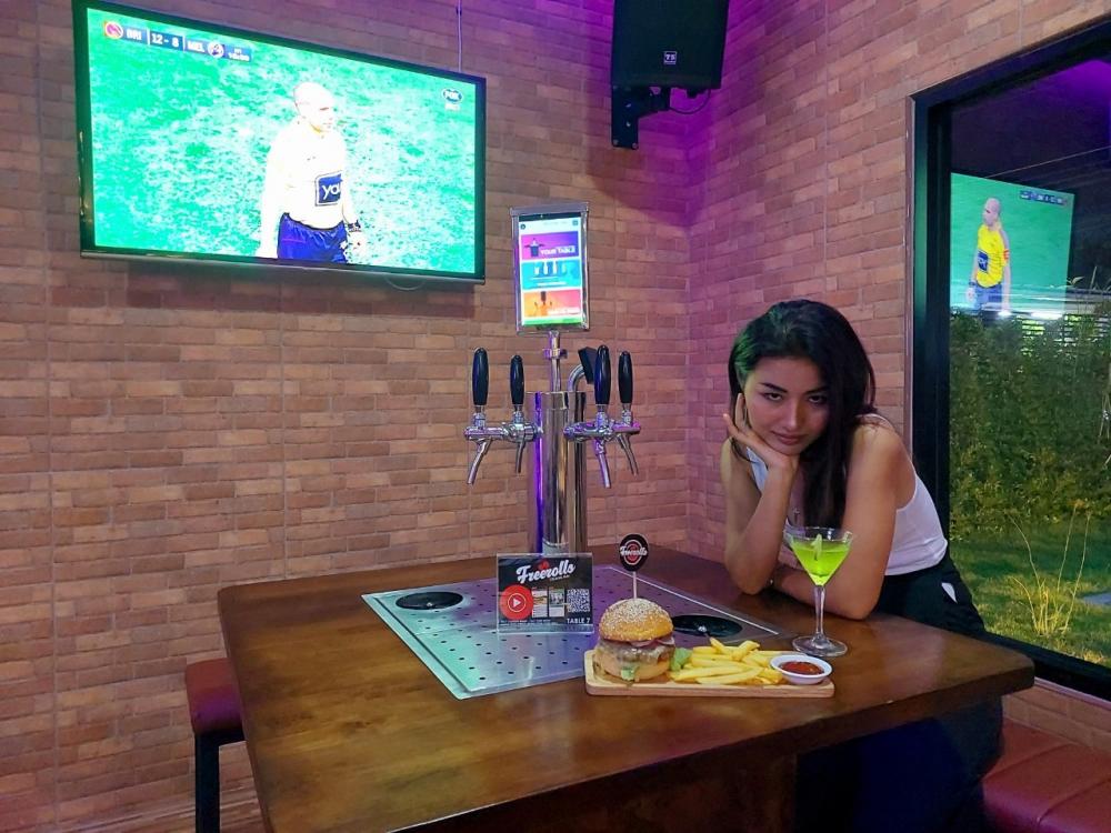 Many sports bars offer happy hour deals