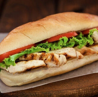 Gegrilltes Hähnchen-Sandwich