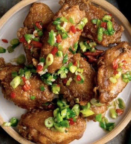 Pikante Salz-Pfeffer Chicken Wings